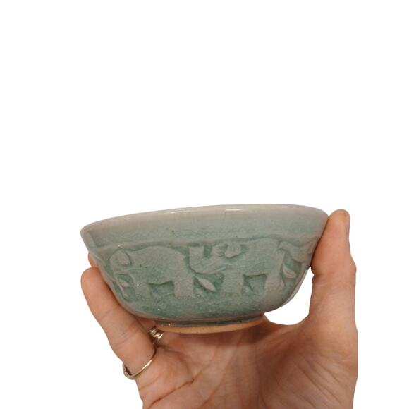 Set of 4 Baan Celadon ELEPHANTS Soup Bowls Green Glaze Pottery Rice Thailand - Picture 6 of 16